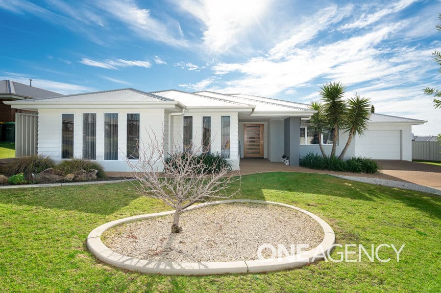 8 YANDEE Place, Estella, Estella - Image 1