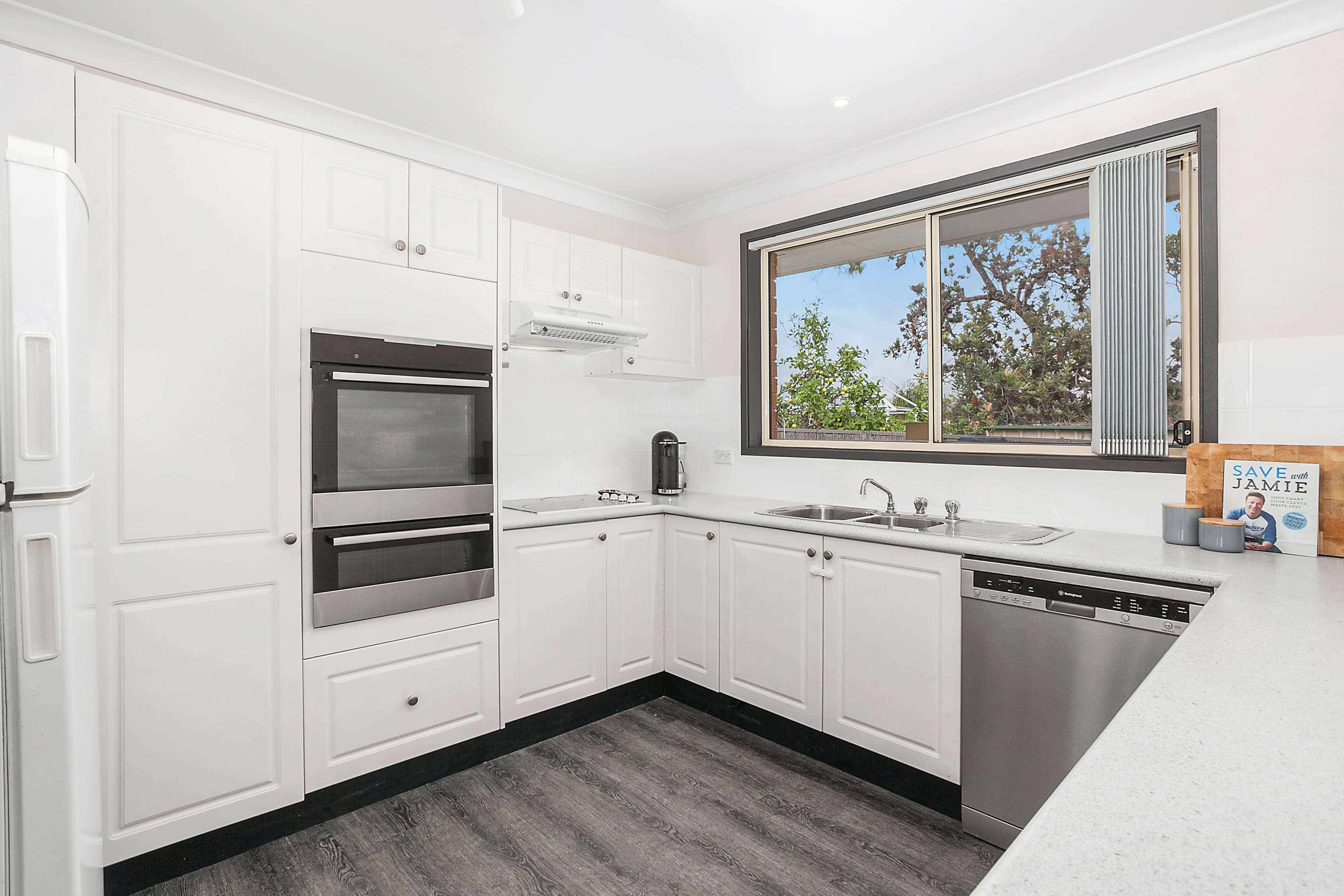 26A Wilbung Road, Illawong, Illawong - Thumbnail 2