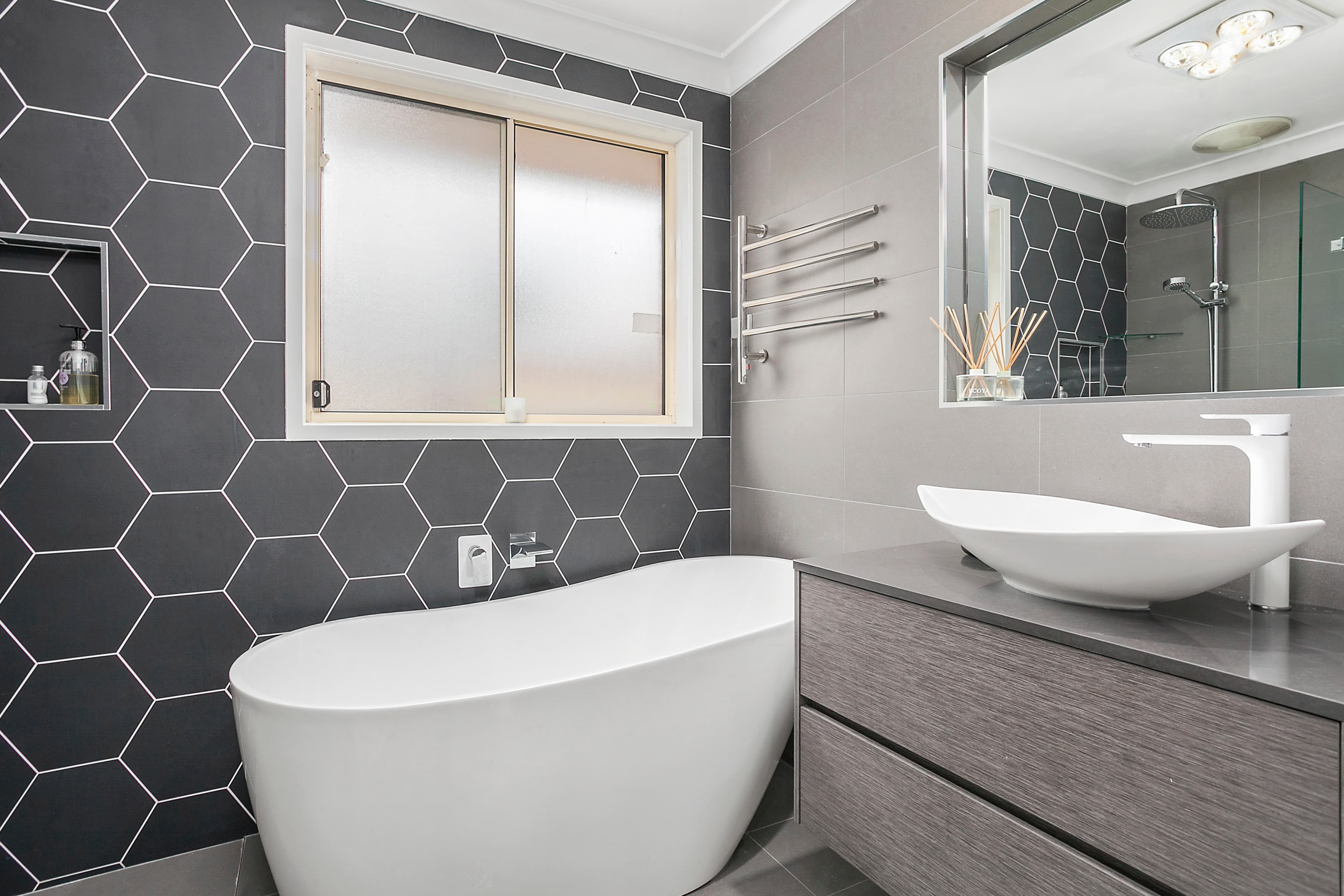 26A Wilbung Road, Illawong, Illawong - Thumbnail 3