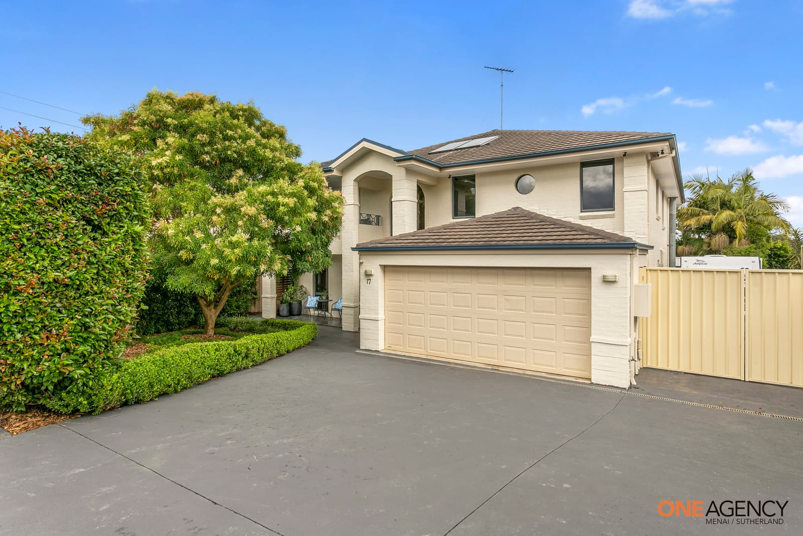 17 Throsby Close, Barden Ridge, Barden Ridge - Image 1