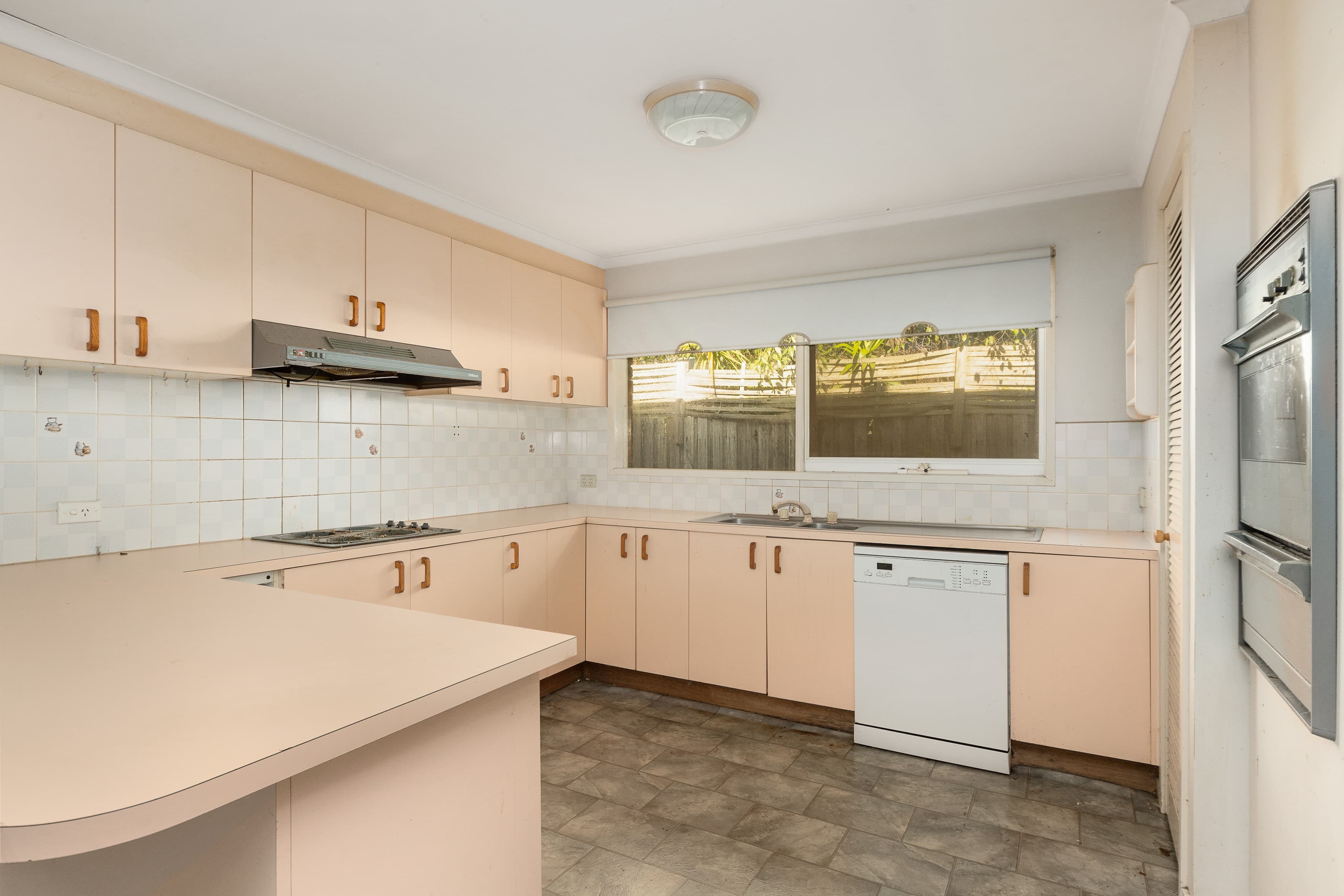 7 Wiltshire Drive, Somerville, Somerville - Thumbnail 5