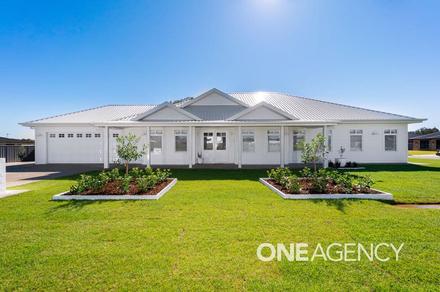 2 LAKESEND Place, Lake Albert, Lake Albert - Image 1