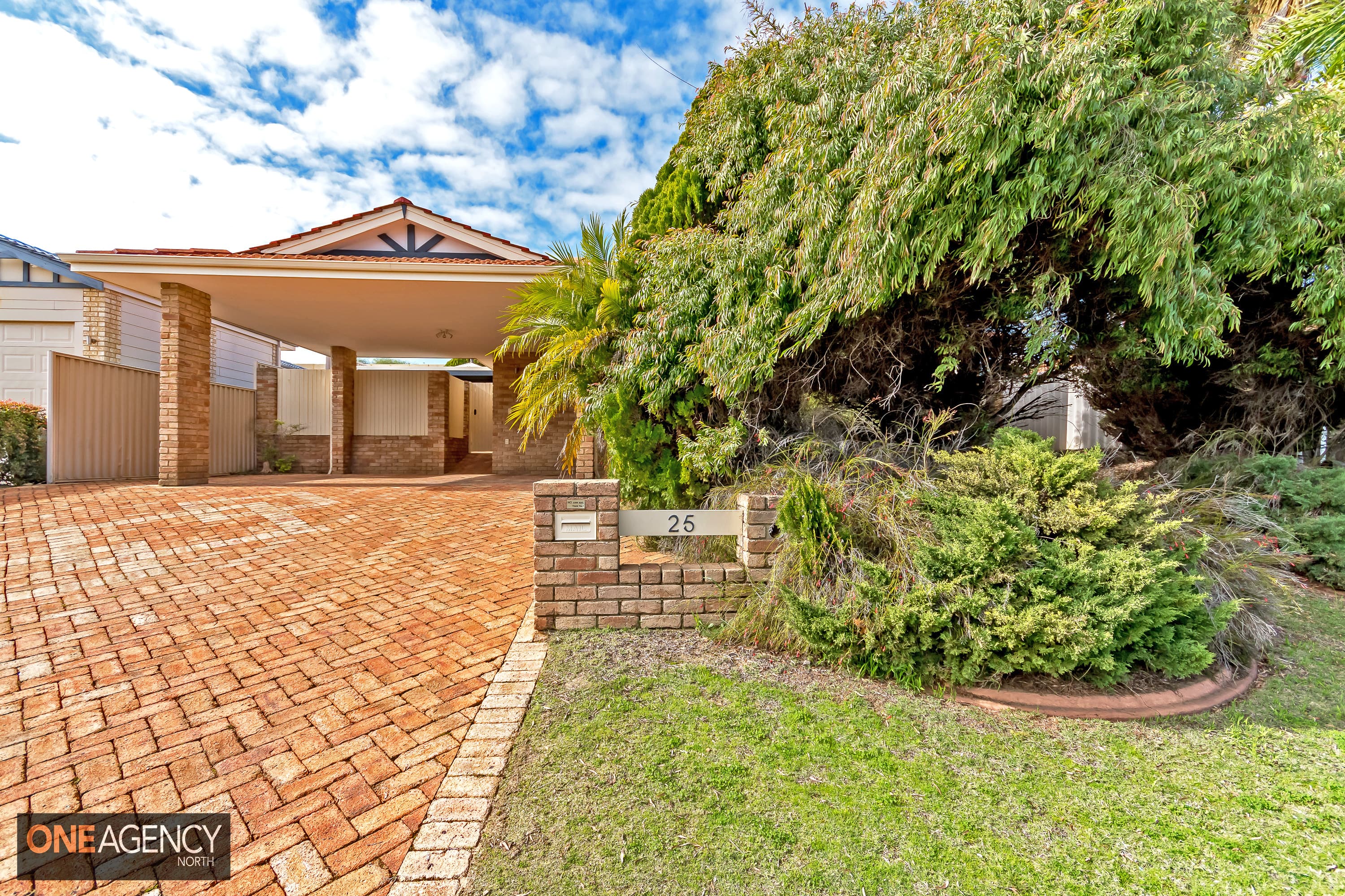 25 Fisherton Circuit, Kinross, Kinross - Thumbnail 2