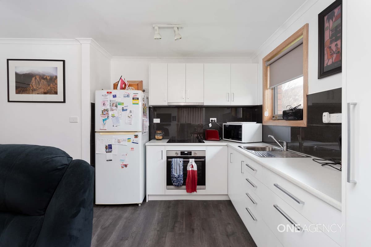 2 / 9 Turnbull Avenue, Upper Burnie, Upper Burnie - Thumbnail 3