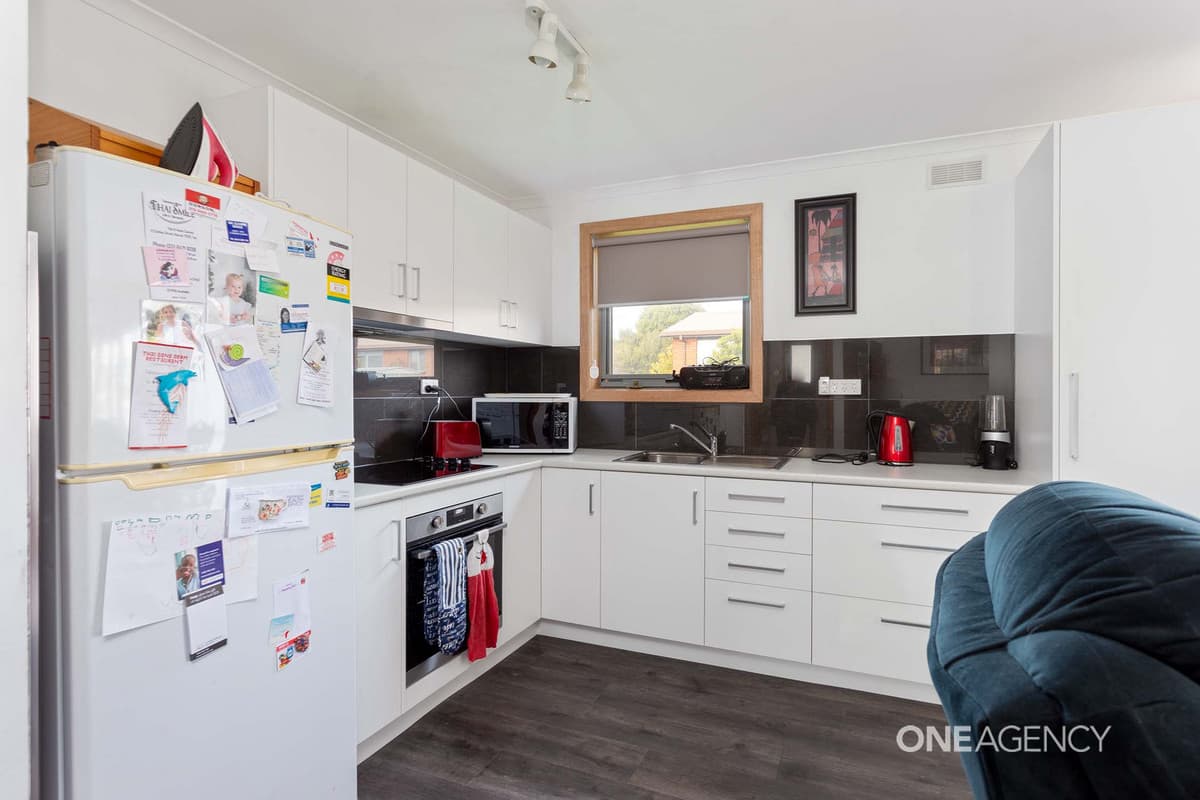 2 / 9 Turnbull Avenue, Upper Burnie, Upper Burnie - Image 1