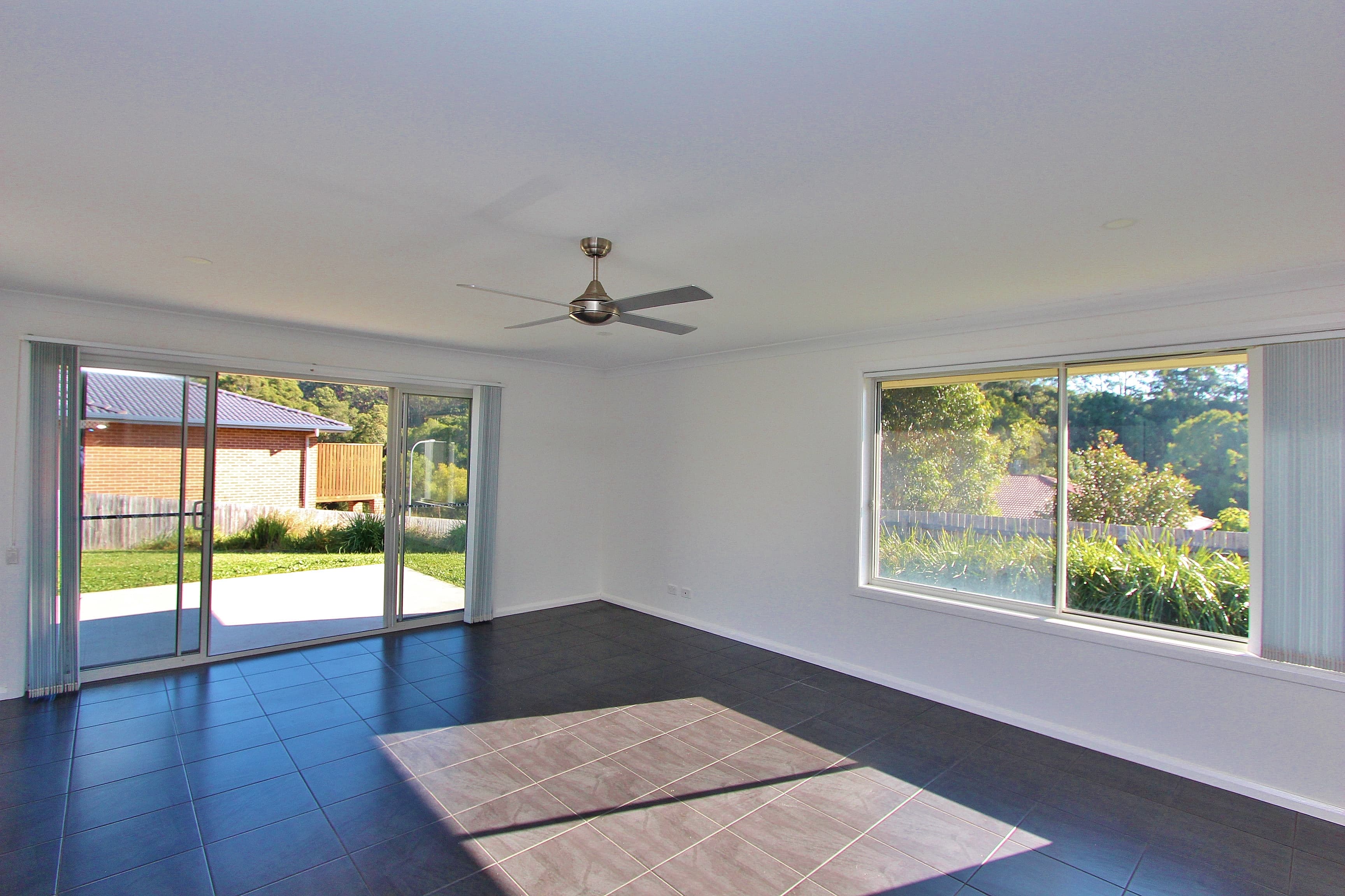45 Cleone Drive, Kendall, Kendall - Thumbnail 2