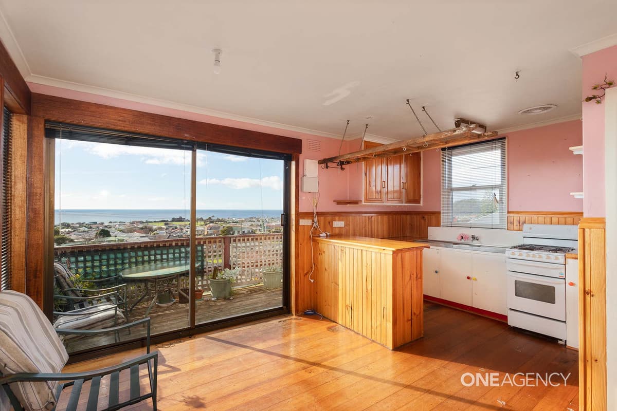56 Pelissier Street, Somerset, Somerset - Thumbnail 4