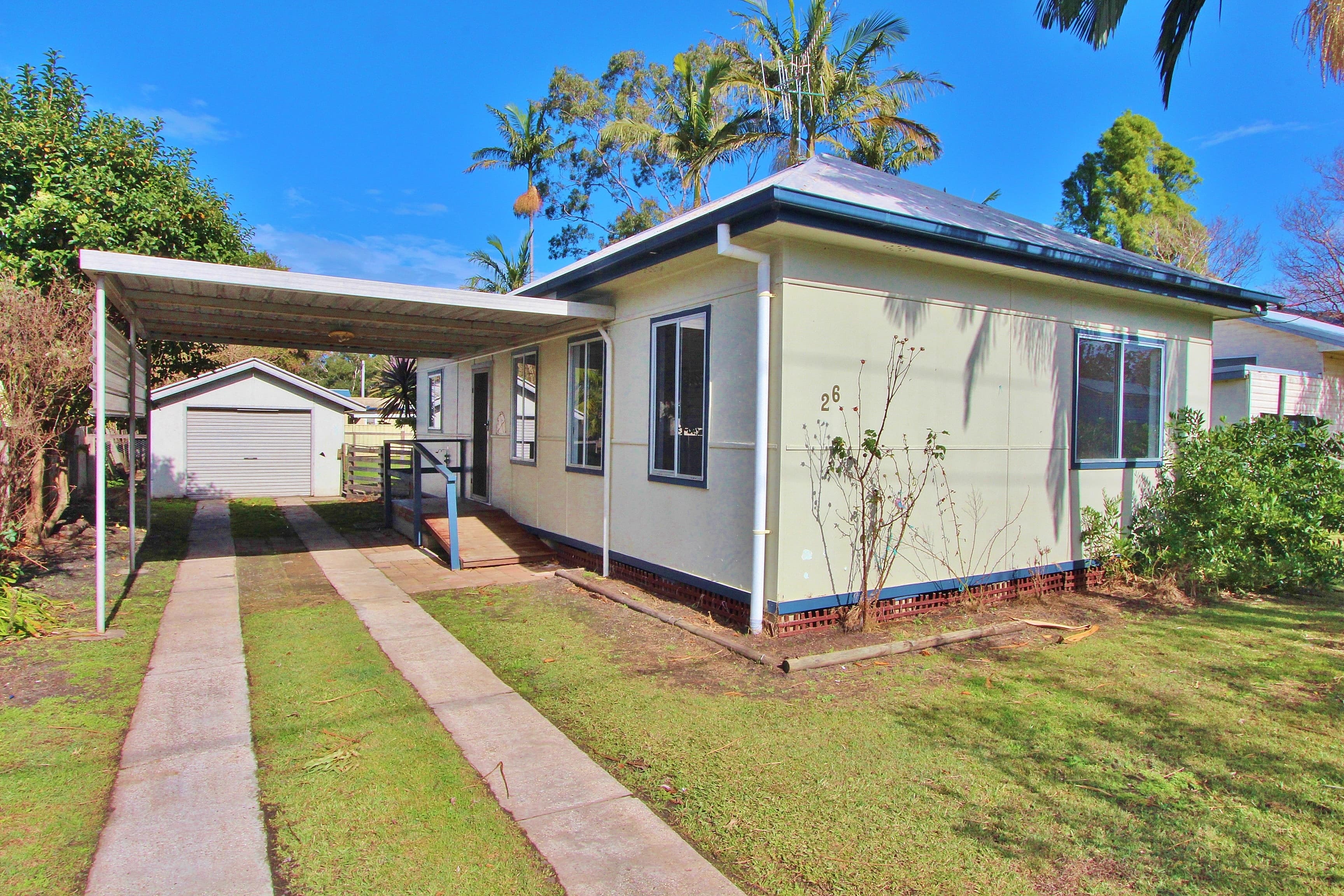 26 Eames Avenue, North Haven, North Haven - Thumbnail 2