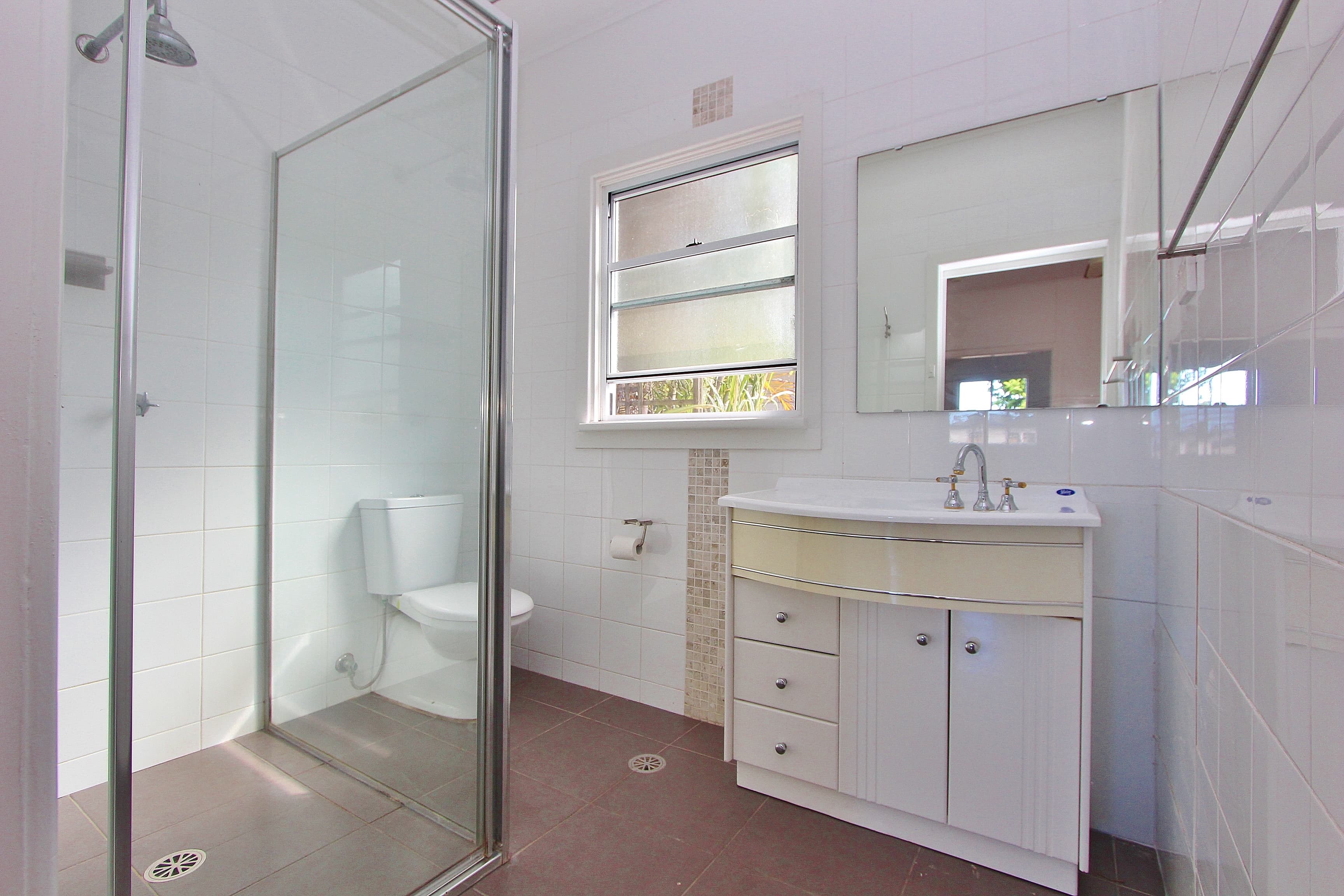26 Eames Avenue, North Haven, North Haven - Thumbnail 5