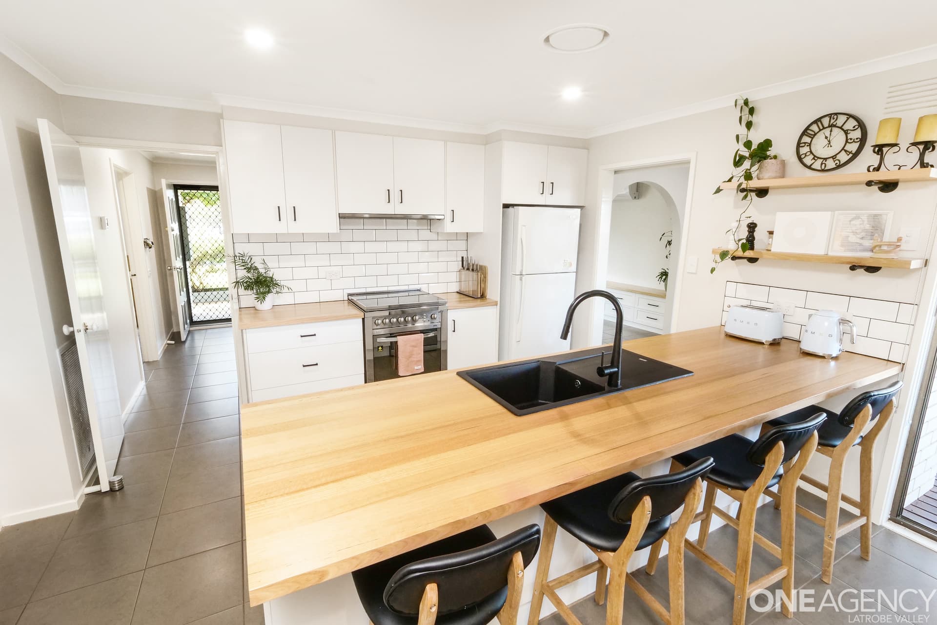 17 Auchterlonie Crescent, Churchill, Churchill - Thumbnail 2
