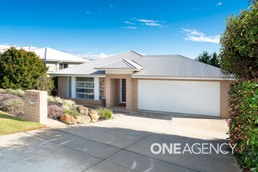 64 KALOONA Drive, Bourkelands, Bourkelands - Image 1