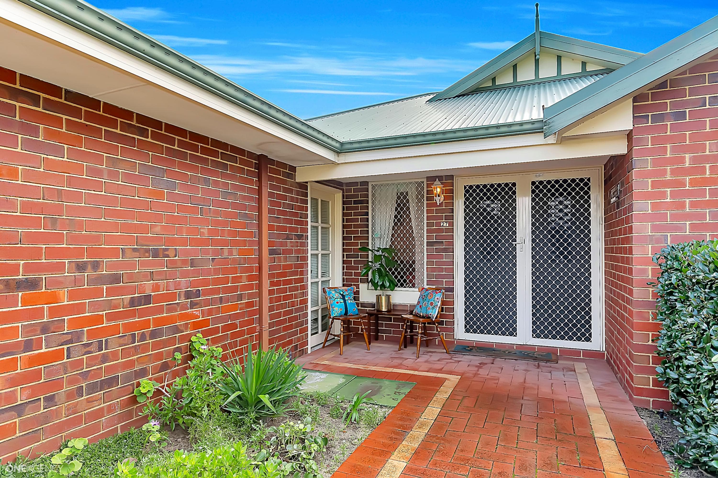 27 Carwoola Circle, Carramar, Carramar - Thumbnail 3