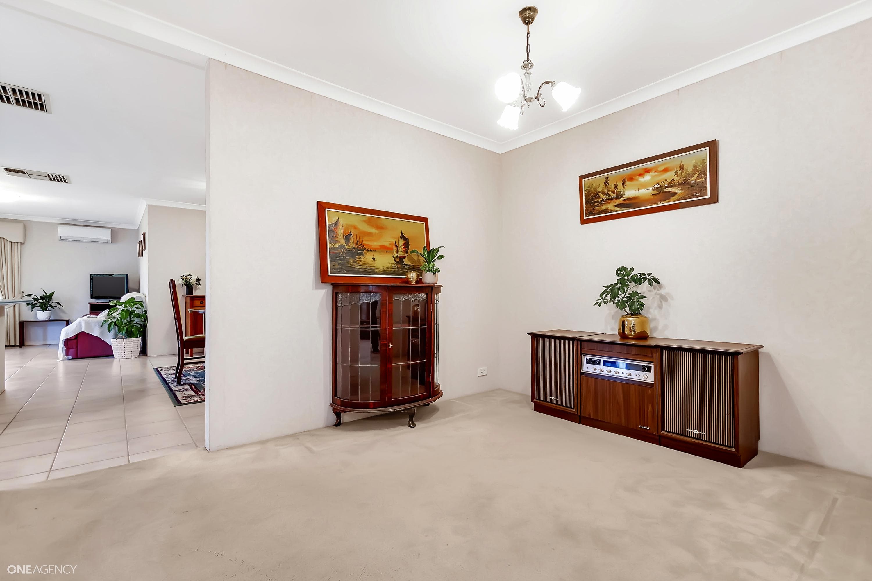 27 Carwoola Circle, Carramar, Carramar - Thumbnail 7