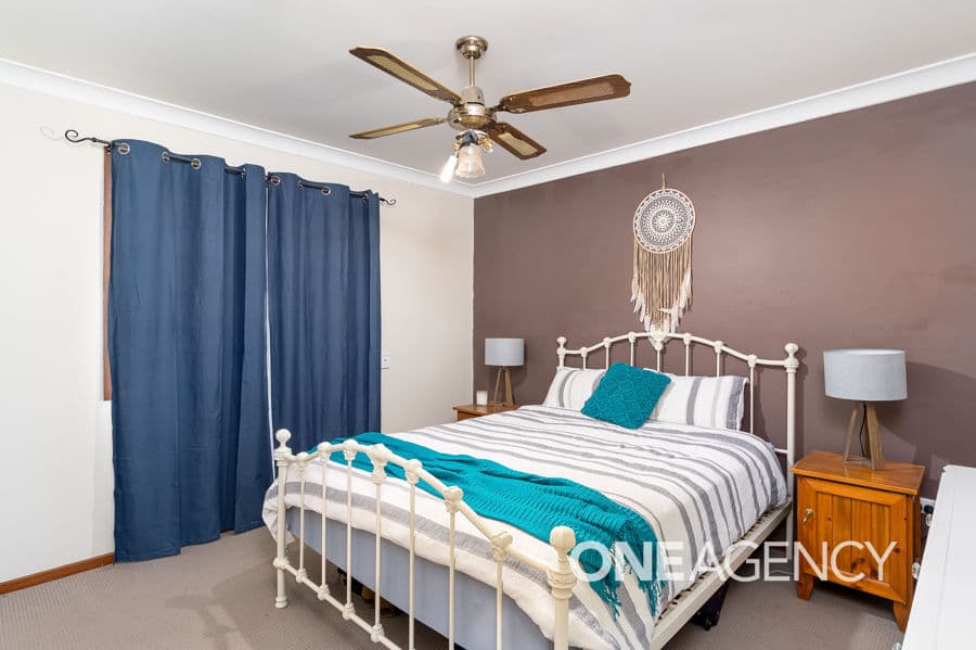 27 KAROOM Drive, Glenfield Park, Glenfield Park - Thumbnail 4