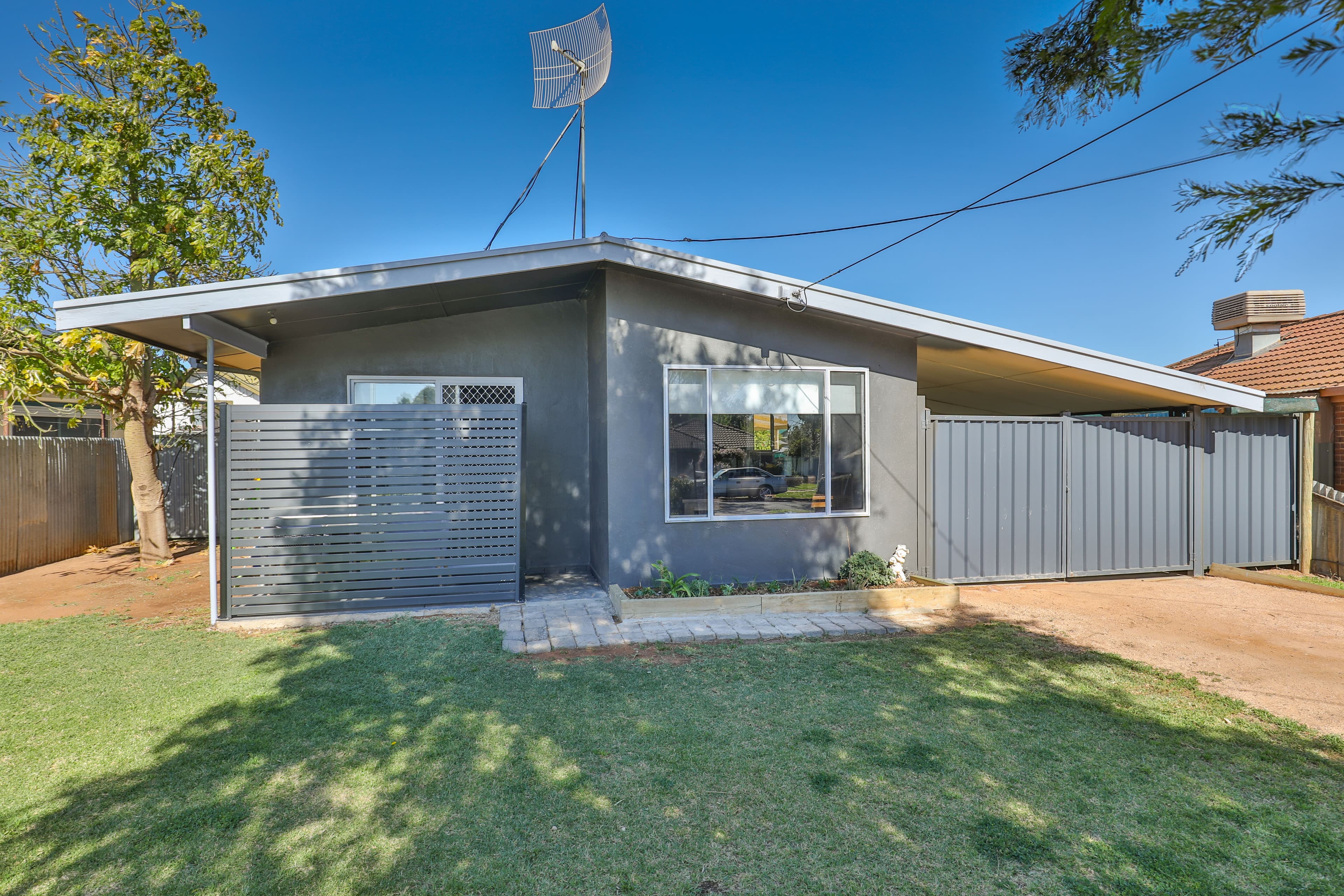 37 Ambleside Crescent, Mildura, Mildura - Thumbnail 2