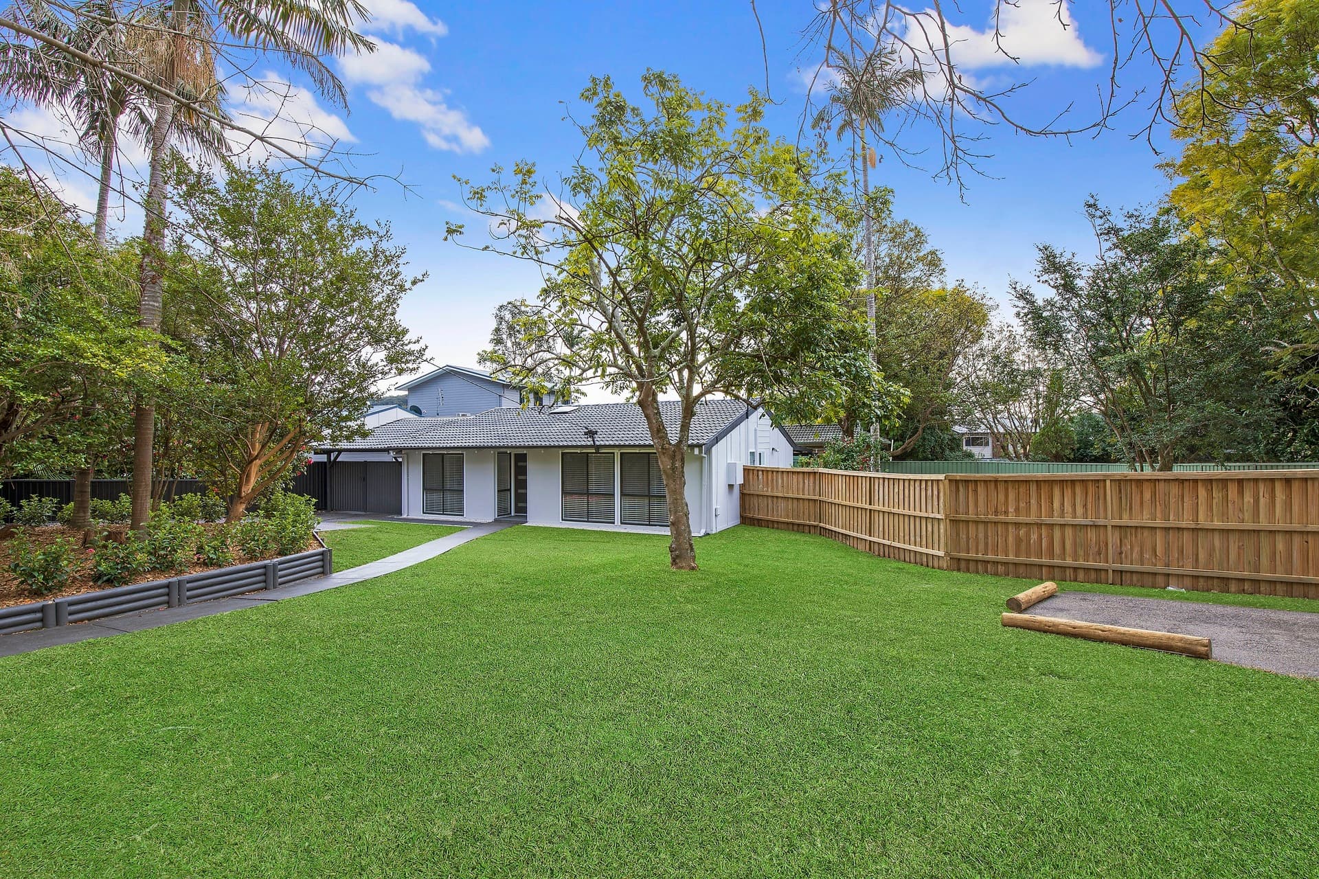 210 Brisbane Water Drive, Point Clare, Point Clare - Thumbnail 2