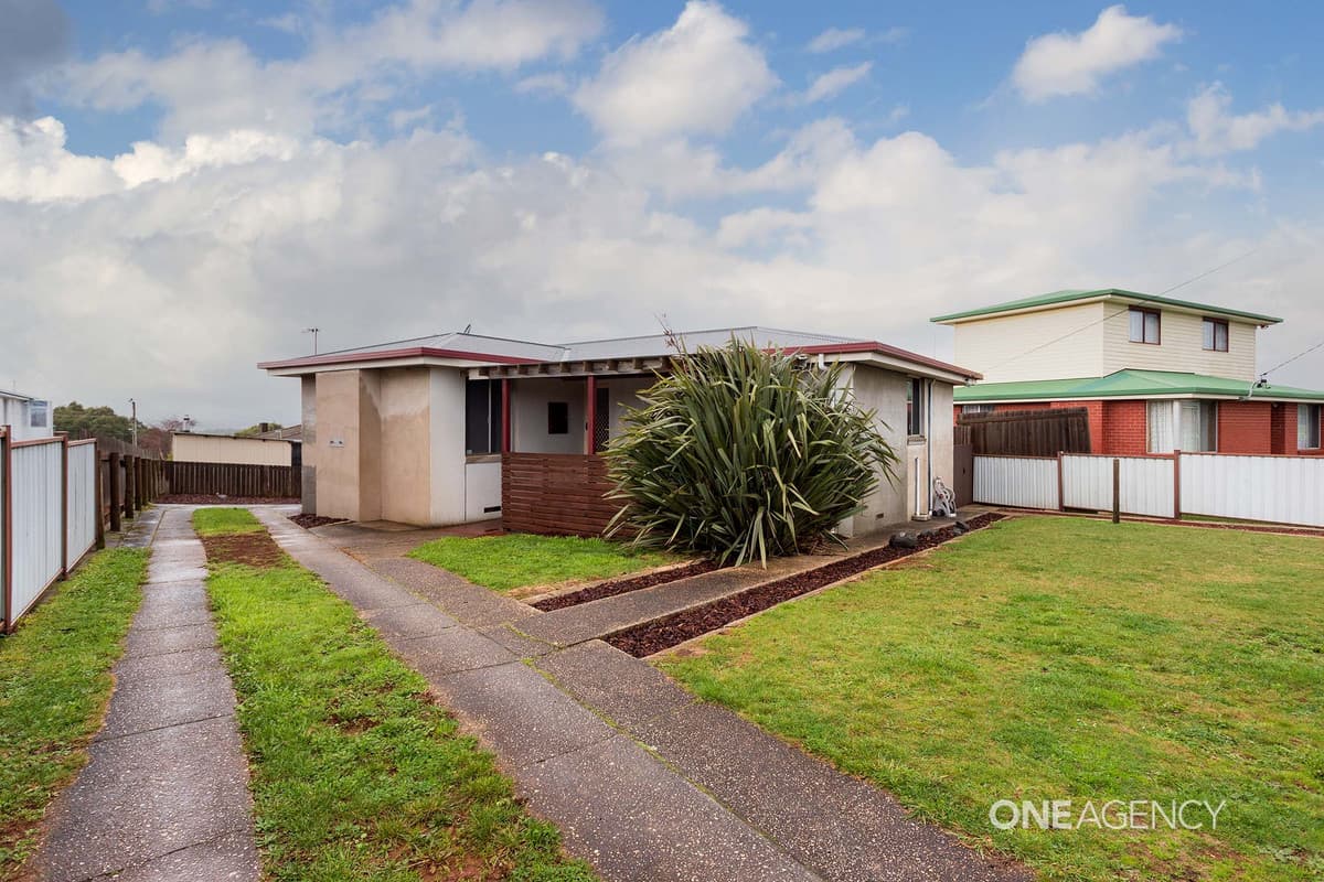 25 Winter Avenue, Upper Burnie, Upper Burnie - Image 1