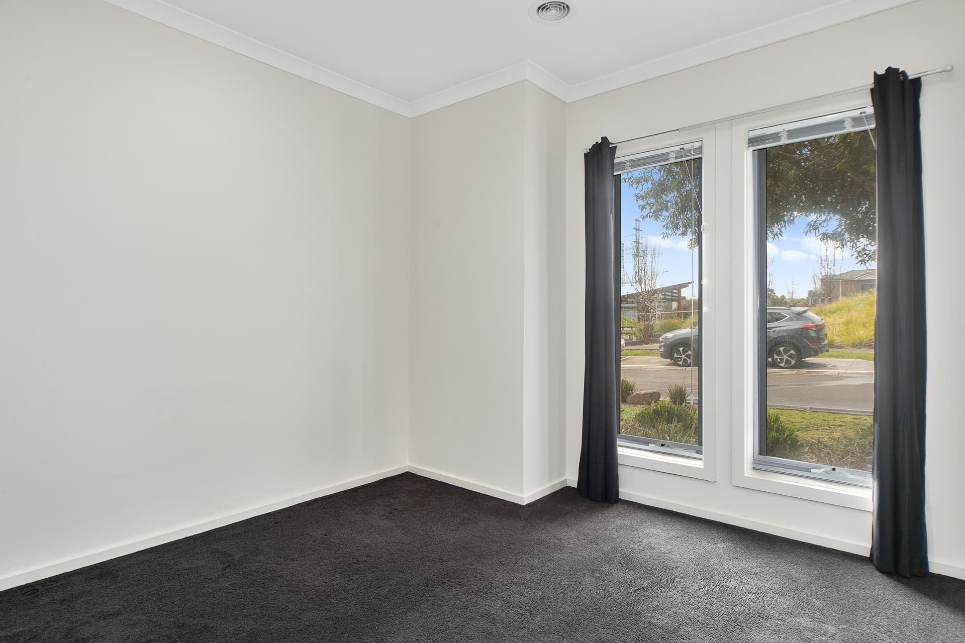 6 Denistoun Crescent, Cranbourne, Cranbourne - Thumbnail 7