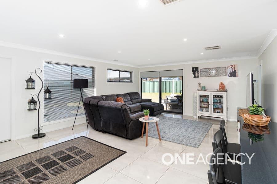 23 PAPERBARK Drive, Forest Hill, Forest Hill - Thumbnail 4