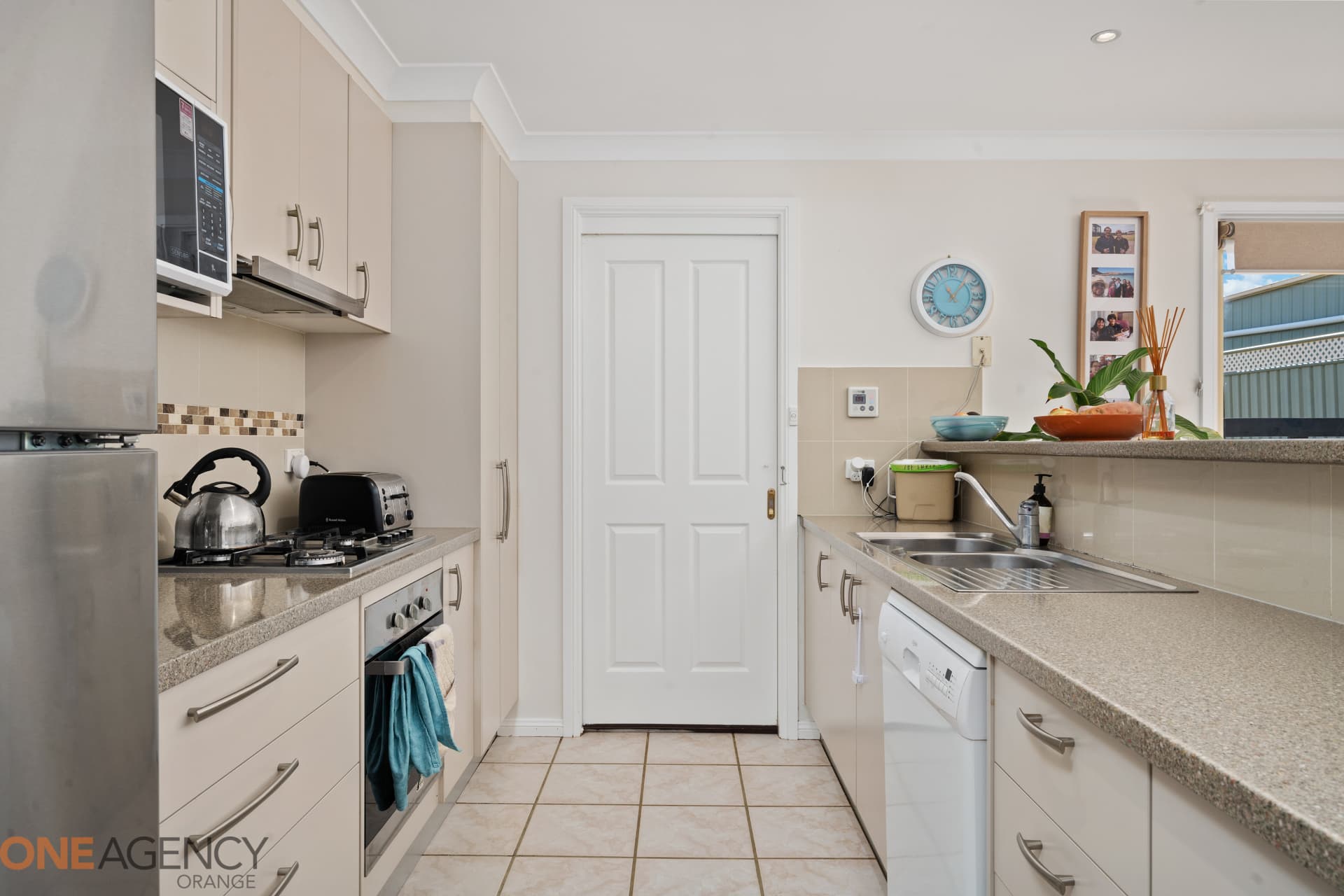 2 Sheldon Crescent, Orange, Orange - Thumbnail 3