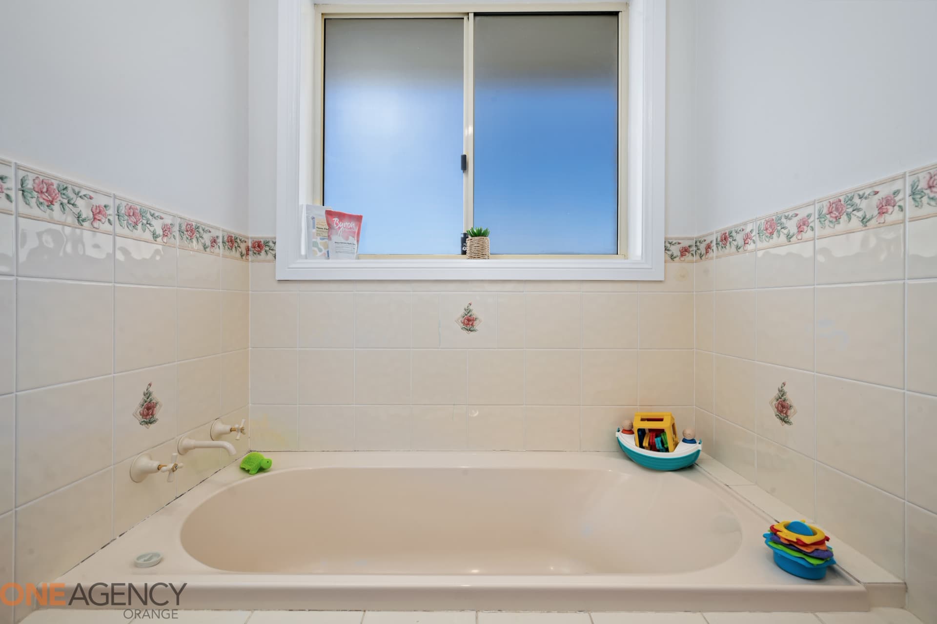 2 Sheldon Crescent, Orange, Orange - Thumbnail 6