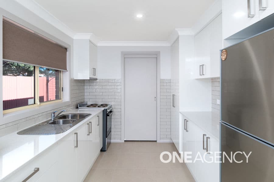 6/108 UNDURRA Drive, Glenfield Park, Glenfield Park - Thumbnail 2