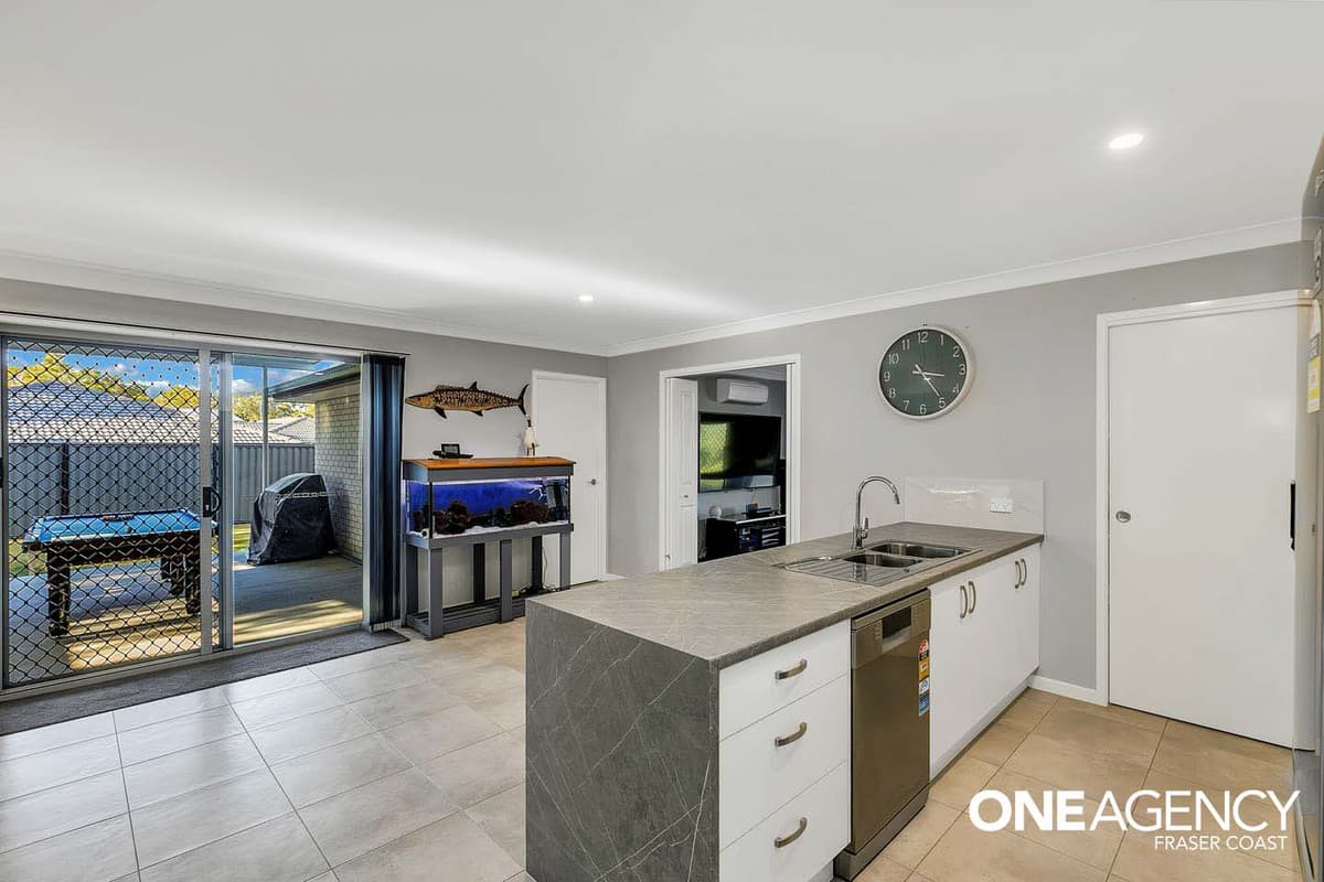 27 Senorita Parade, Urangan, Urangan - Thumbnail 3