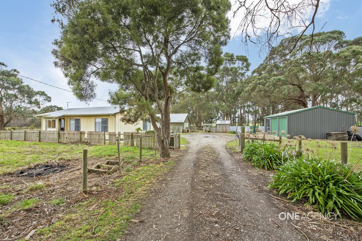 1090 Back Line Road, Wiltshire, Wiltshire - Image 1