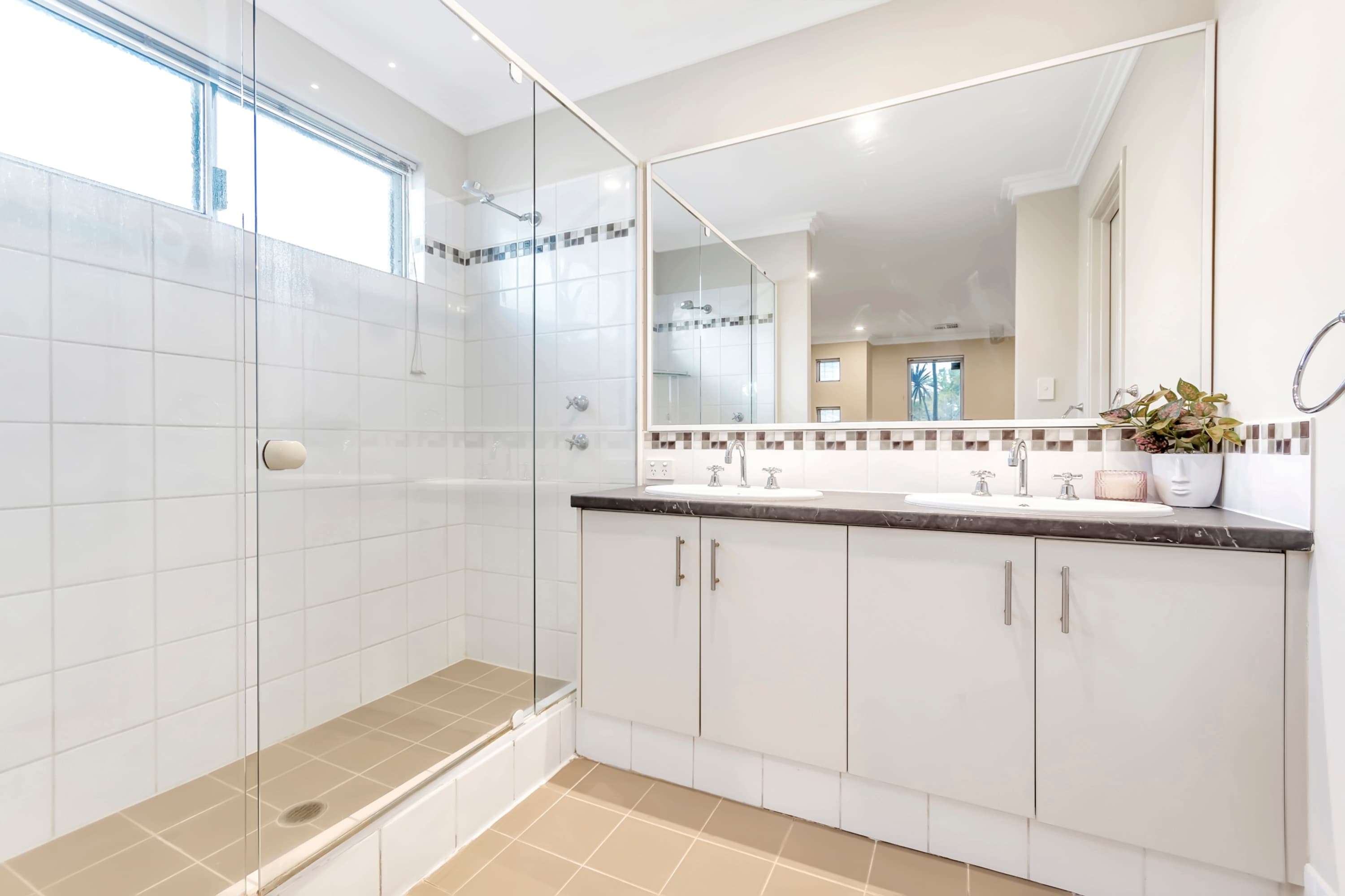 35 Turner Parkway, Carramar, Carramar - Thumbnail 4