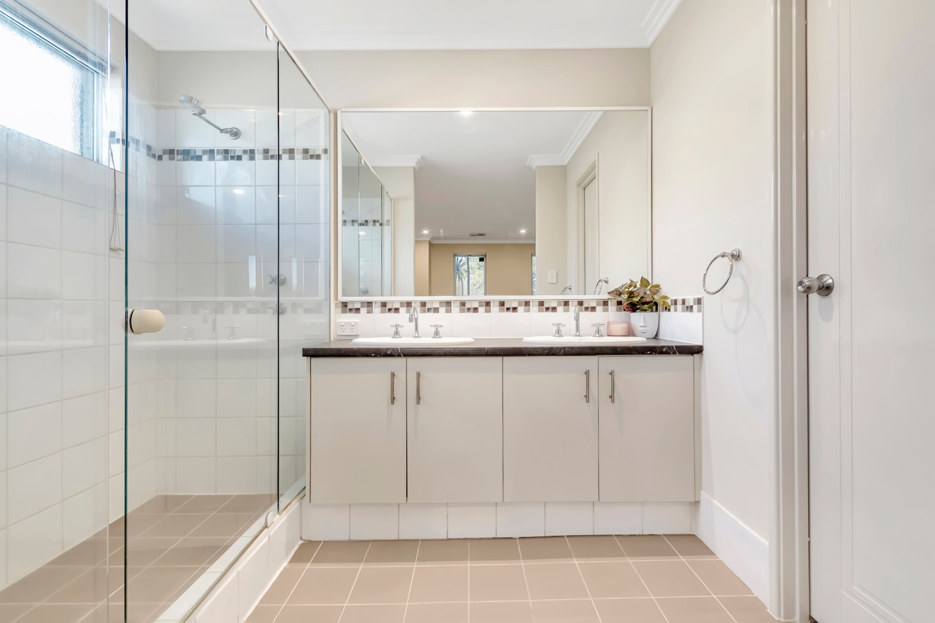35 Turner Parkway, Carramar, Carramar - Thumbnail 5