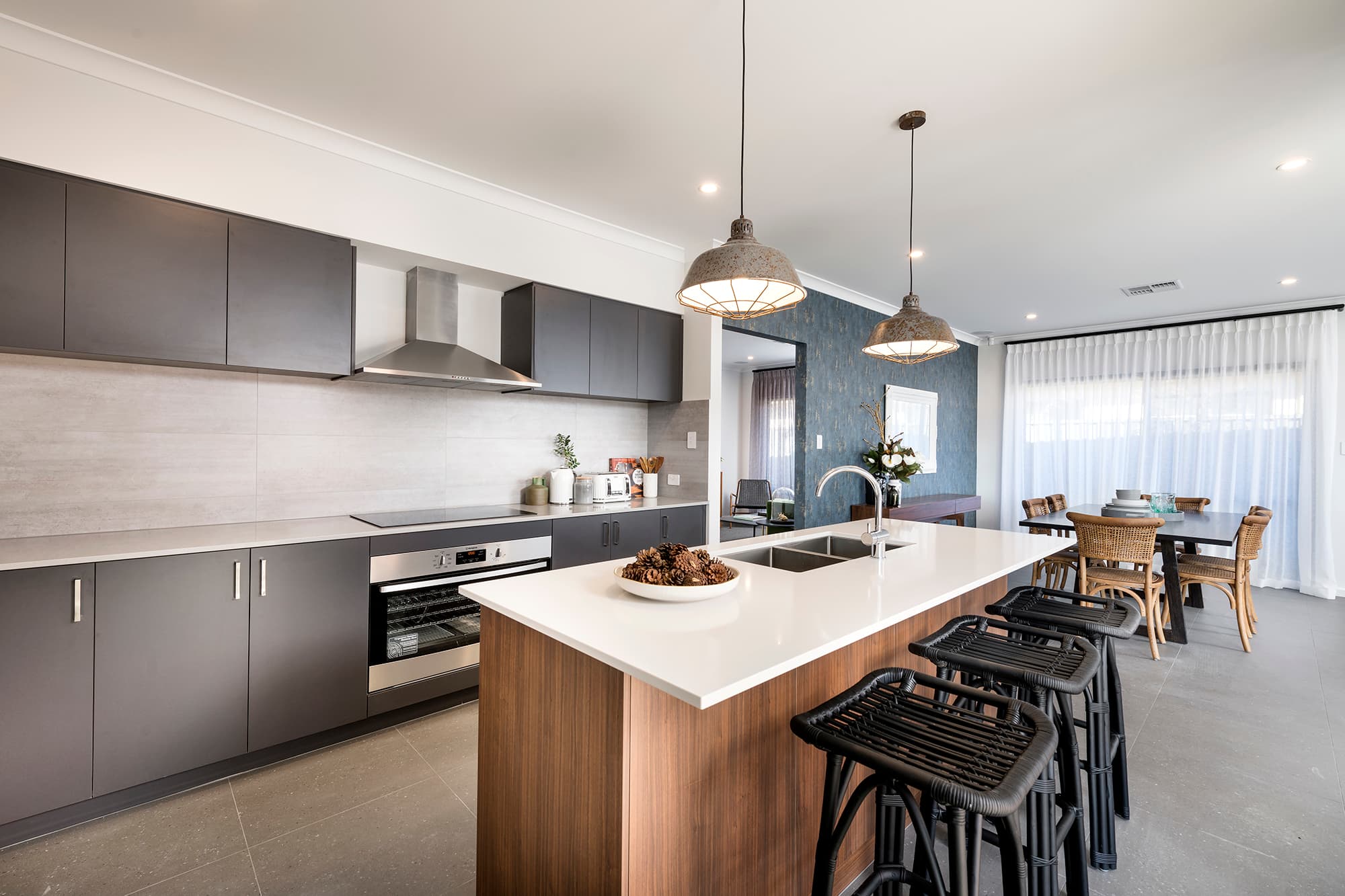 18 Serpentine Drive, South Guildford, South Guildford - Thumbnail 2