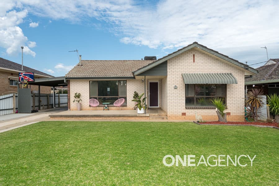 26 HUTHWAITE Street, Mount Austin, Mount Austin - Image 1