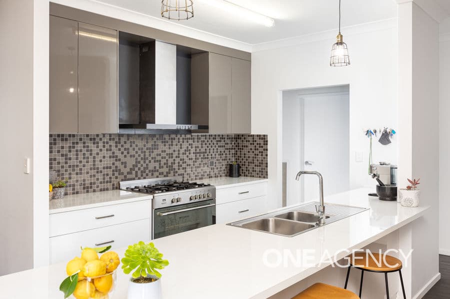 24 MAITLAND Drive, Estella, Estella - Thumbnail 4