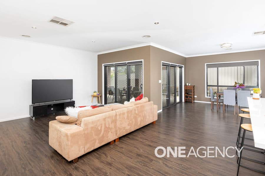 24 MAITLAND Drive, Estella, Estella - Thumbnail 5