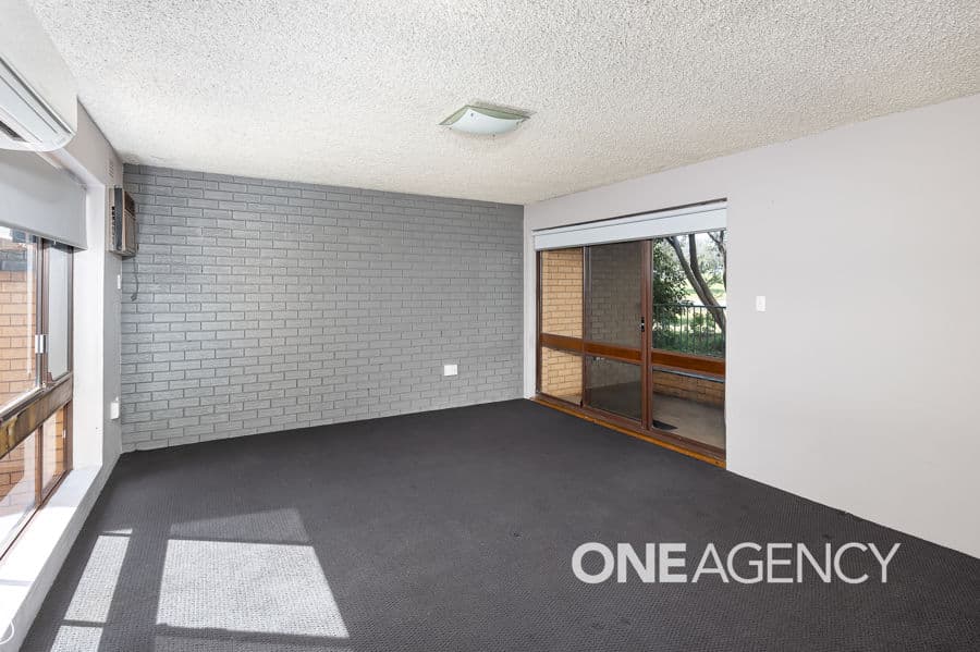 1/9 HENSCHKE Avenue, Tolland, Tolland - Thumbnail 2