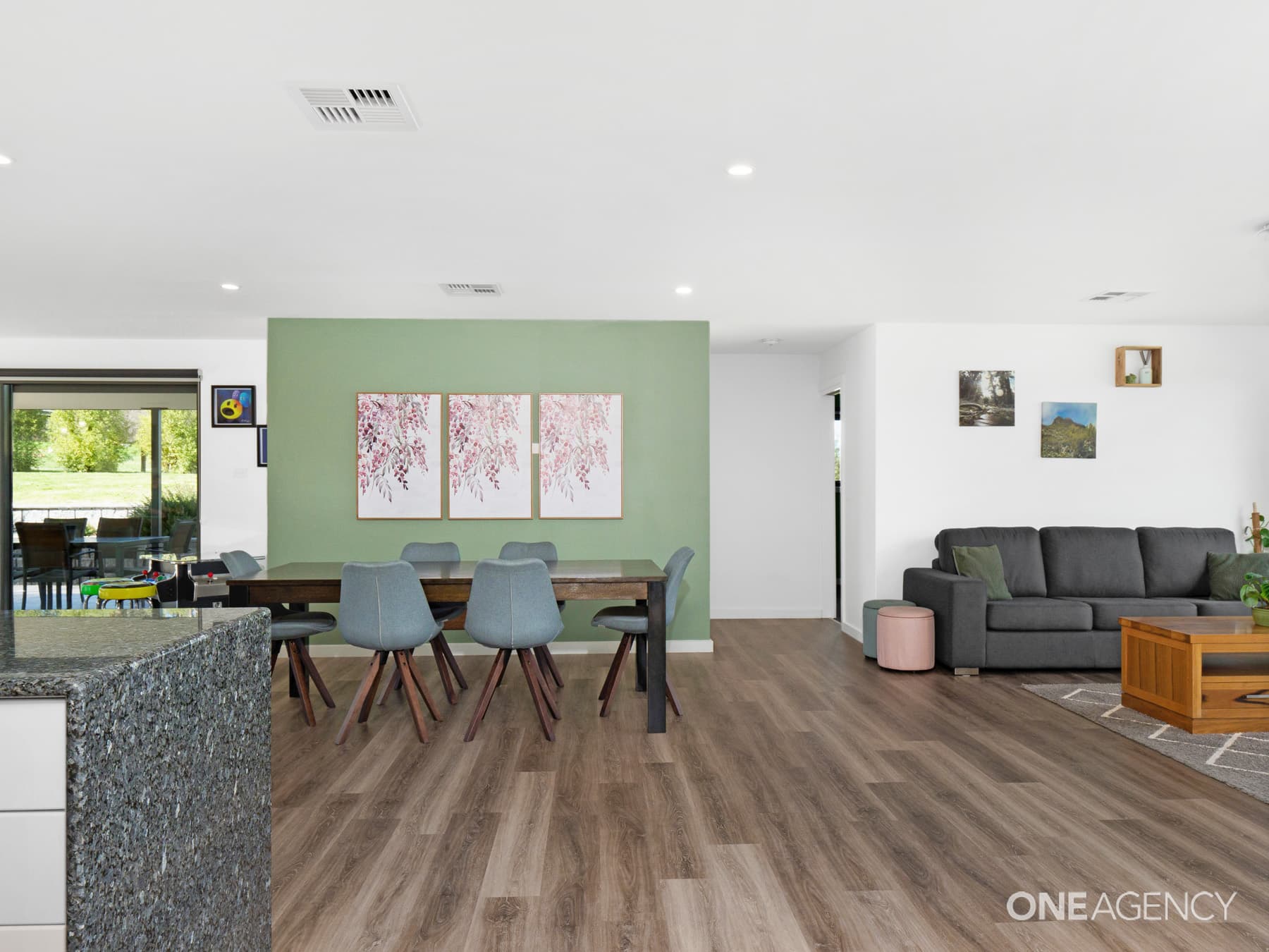 2 Five Acre South Row, Westbury, Westbury - Thumbnail 6
