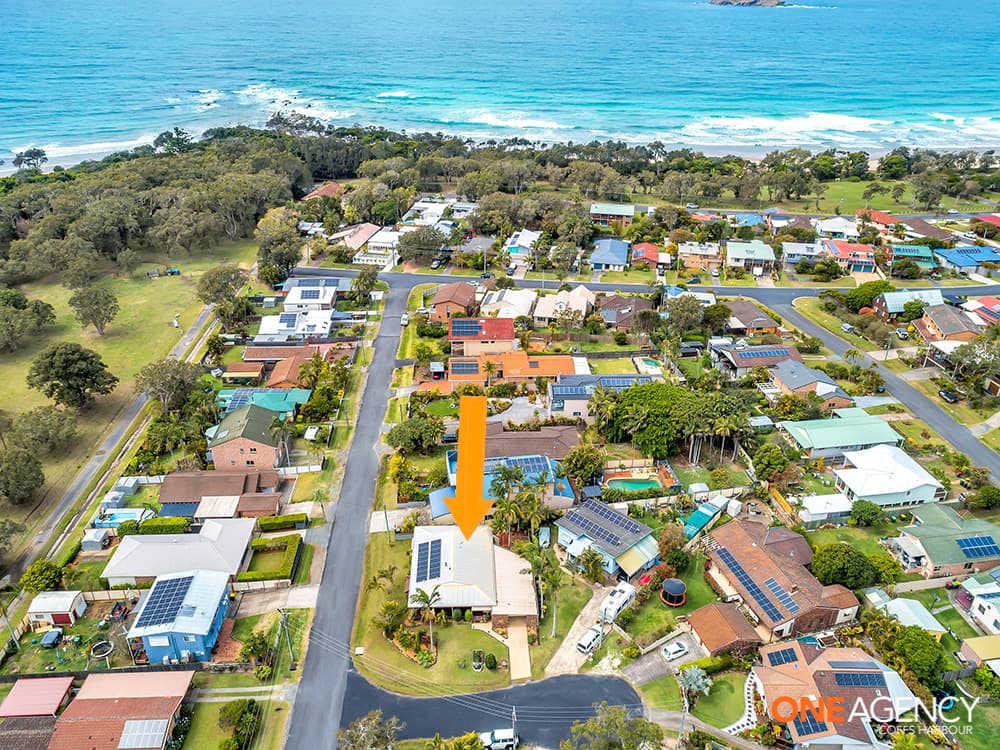 1 Spruce Place, Sandy Beach, Sandy Beach - Thumbnail 4