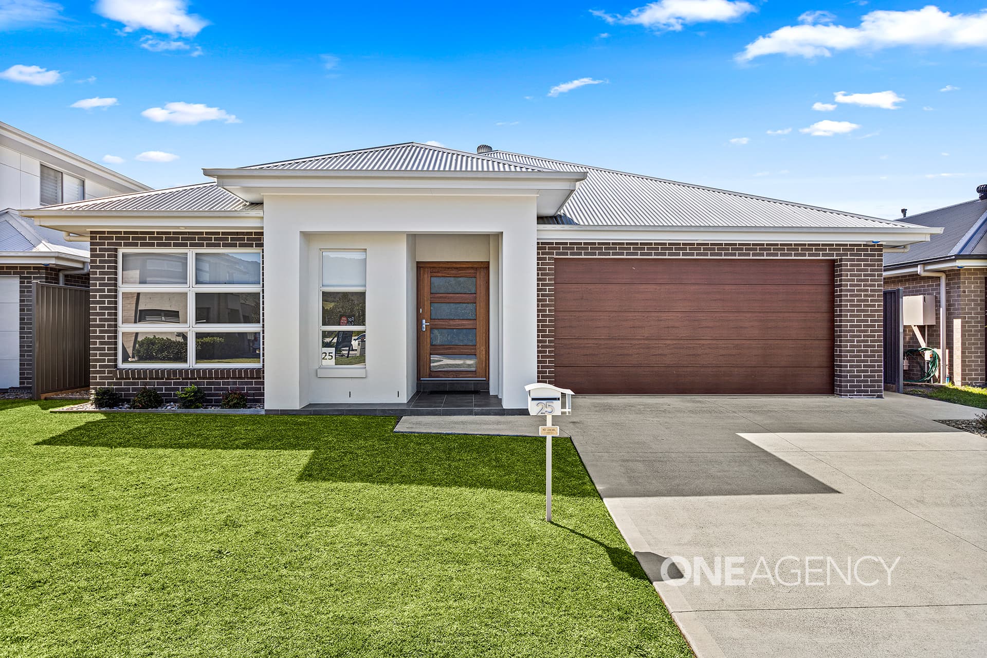 25 Honeybee Crescent, Calderwood, Calderwood - Image 1