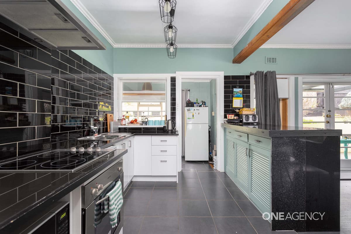 28 Cunningham Street, South Burnie, South Burnie - Thumbnail 5