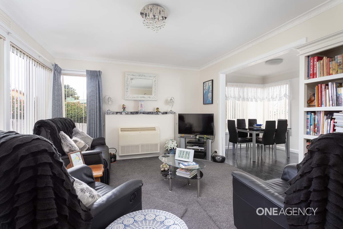 10 Lucas Place, Acton, Acton - Thumbnail 3