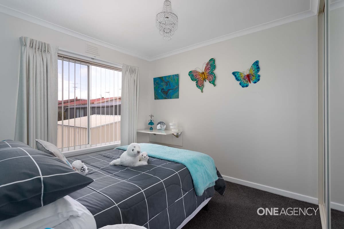 10 Lucas Place, Acton, Acton - Thumbnail 8