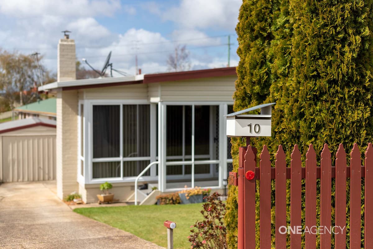 10 Lucas Place, Acton, Acton - Image 1