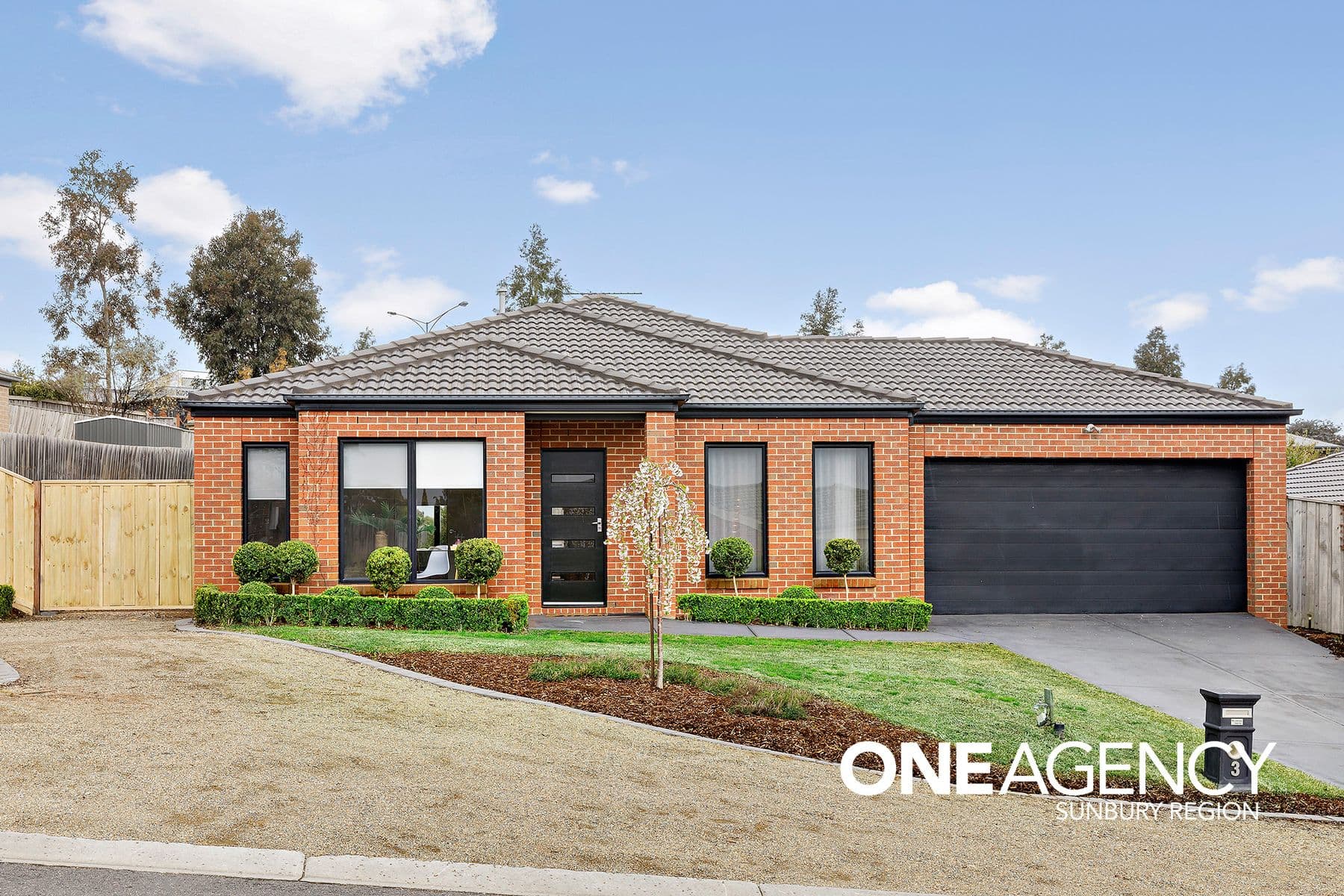 3 Raine Court, Sunbury, Sunbury - Thumbnail 3