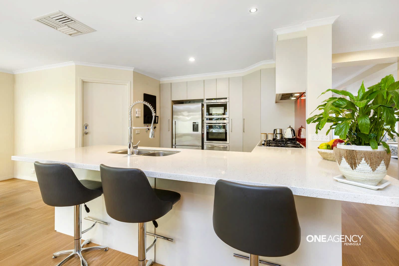5 Colebrook Court, Mornington, Mornington - Thumbnail 3