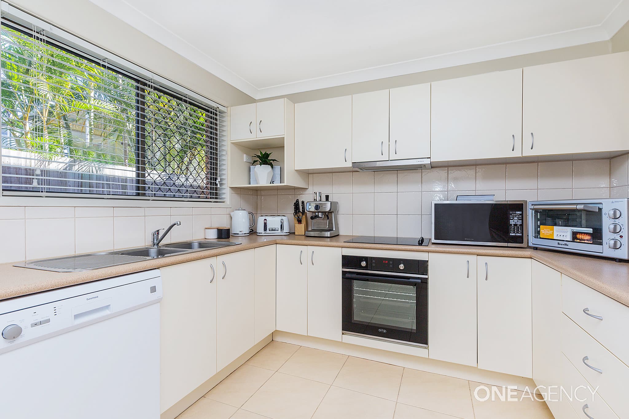 2/5 Herbert Street, Scarborough, Scarborough - Thumbnail 4