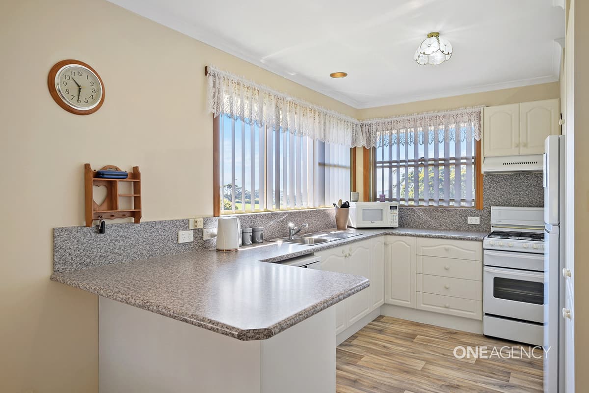 9 Sampson Avenue, Smithton, Smithton - Thumbnail 5
