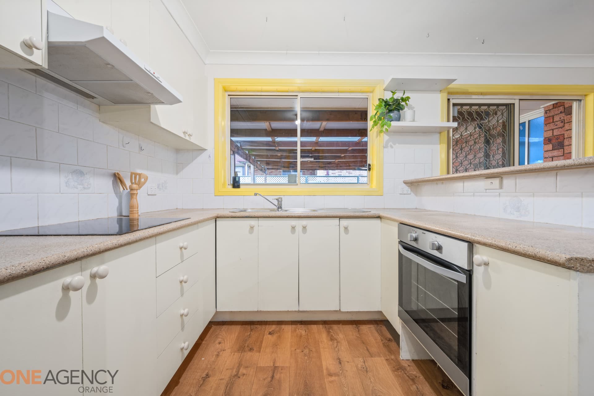 3 Sheldon Crescent, Orange, Orange - Thumbnail 2