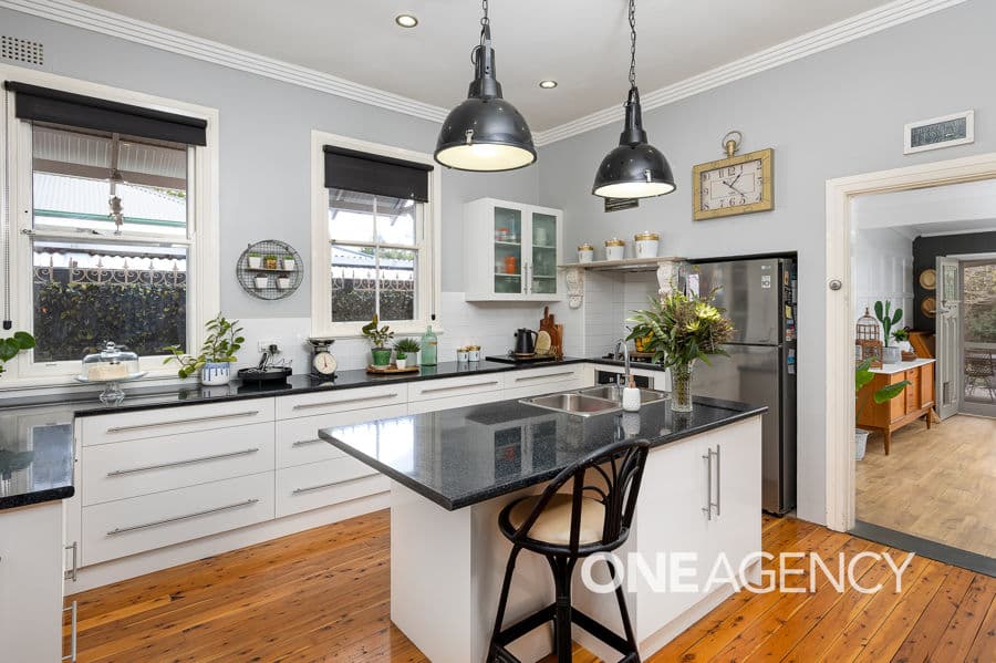 15 LINDSAY Street, Turvey Park, Turvey Park - Thumbnail 4