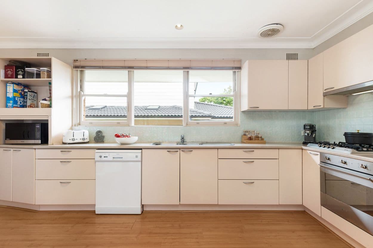 1 Errigal Place, Killarney Heights, Killarney Heights - Thumbnail 3