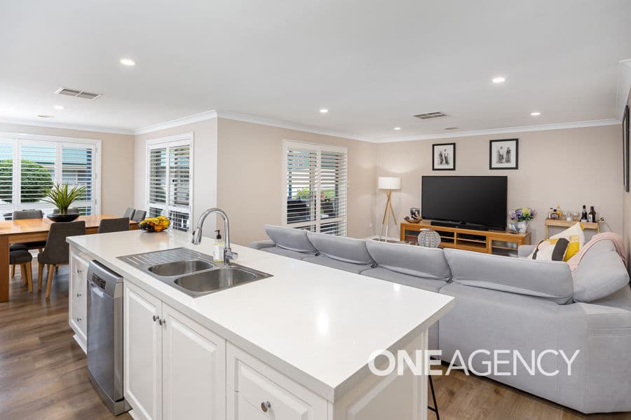 8 YARRAWAH Crescent, Bourkelands, Bourkelands - Thumbnail 4